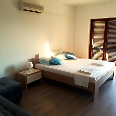 Large Cozy At *