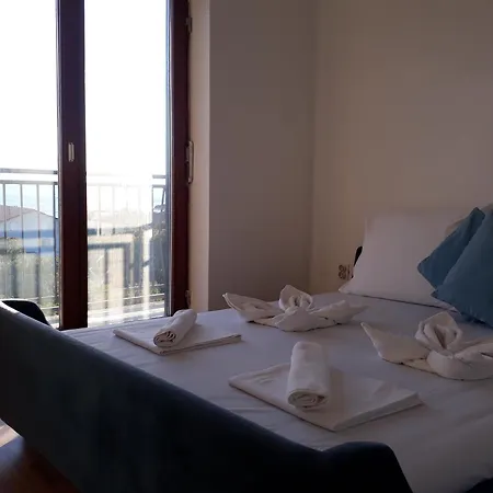 Large Cozy At Apartment