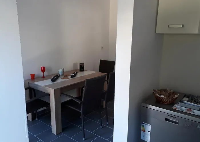 شقة Large Cozy At Krmpote-Vodice